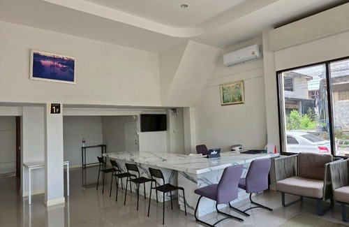 Chanthanimit Hotel | The White Residence