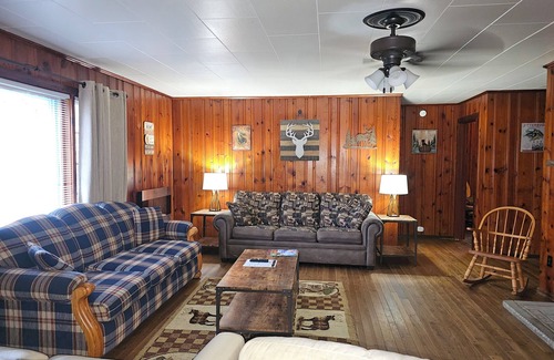 Hillsboro Cabin | The White Stag