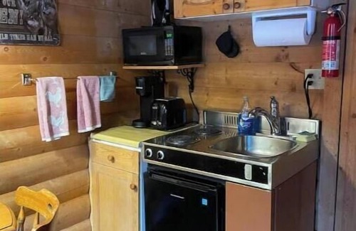 Division No. 11 Cabin | The White Tail Cabin - Bear Creek Cabins
