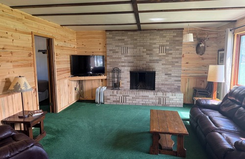 Gould City Cabin | The Whitetail Lodge-Cabin #8