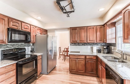 Overland Park House | The whole 3 bedrooms/3 baths single family house in Overland Park with sauna!