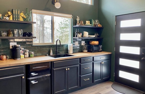 Noel Cabin | The Whole Property to Yourself - 3 Cozy Elk Riverfront Tiny Cabins at High Bank