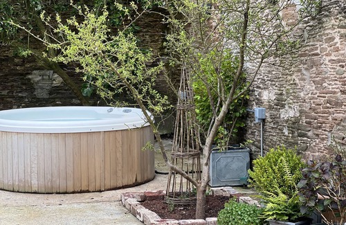 Chillington House | The Wild Hare - a cottage that sleeps 2 guests in 1 bedroom