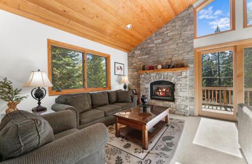 Tahoe Vista House | The Wildwood Lodge