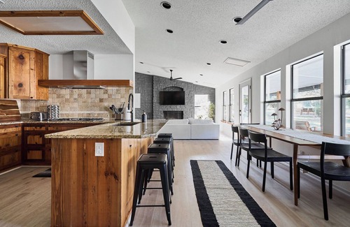 Long Branch Valley House | The Willie House by Lux Tiny Resorts