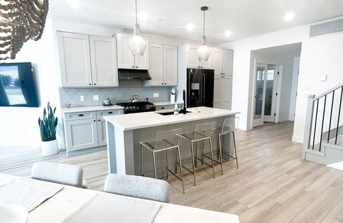 Westbank Condo | The Willow a Modern lake front condo steps from a quiet beach