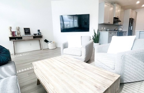 Westbank Condo | The Willow a Modern lake front condo steps from a quiet beach