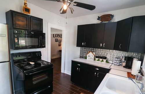 London House | The Willow Tree-New, Downtown