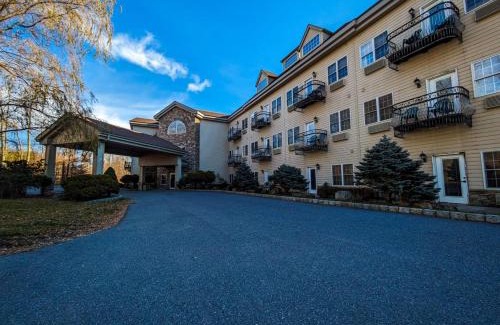 Lake Harmony Hotel | The Willowbrook Golf Hotel At Split Rock