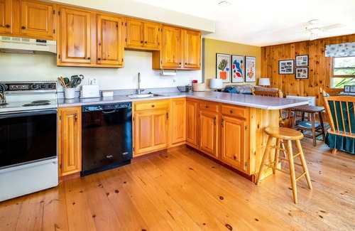Jefferson House | The Willows/Damariscotta Lake