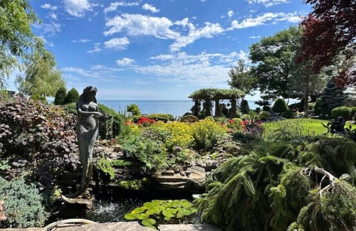 Cobourg Apartment | The Wind in the Willows - Luxury Lakefront Spa For Twon