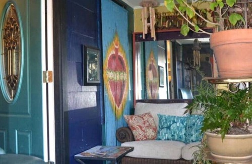 Barton Heights House | The Winehouse above Barton Springs