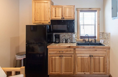 Indian River Apartment | The Wolverine Lodge at The Totem Lodges