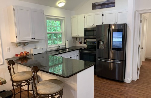 Wedowee House | The “Wood”shop, 2 bedroom loft apartment on a quiet cove.