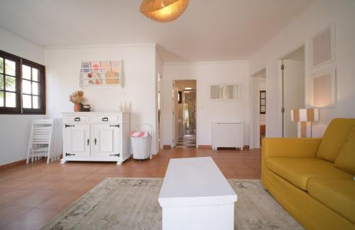 Charneca de Caparica e Sobreda House | The Wooden House near the beach