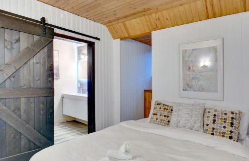 Mont-Tremblant House | The Woodland Cabin by Instant Suites - Old Village Mont-Tremblant