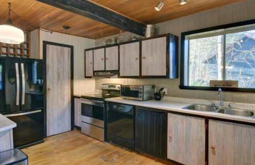 Mont-Tremblant House | The Woodland Cabin by Instant Suites - Old Village Mont-Tremblant