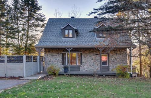 Mont-Tremblant House | The Woodland Cabin by Instant Suites - Old Village Mont-Tremblant