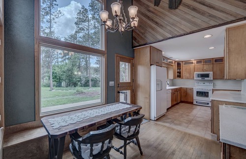 Blackhawk Cabin | The Woodland Chalet - Unique Storybook Charm among the Ponderosa Pines - Hot Tub