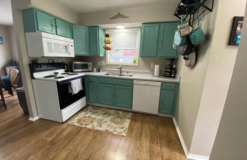 Des Moines House | The Woodland Gateway: minutes to everything and family friendly!