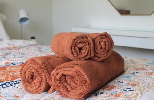 Forestdale House | The Woodlands Hideaway - Warm & Cosy Acreage Guesthouse