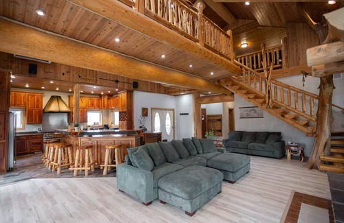 Mora House | The Woodlands Lodge