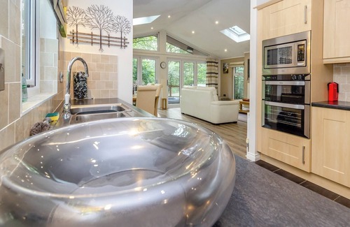 Congleton Ski Chalet | The Woodlands Retreat