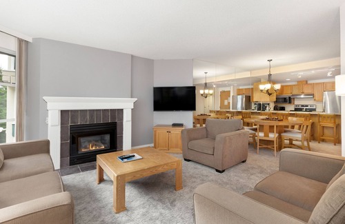 Upper Village Condo | The Woodrun by Whiski Jack