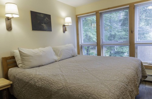 Inlet Hotel | The Woods Inn