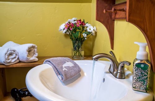 Clark Bed & Breakfast | The Woof Ranch Bed & Breakfast by Hahns Peak