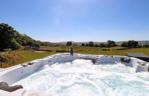 Rhyd-y-foel House | The Wren