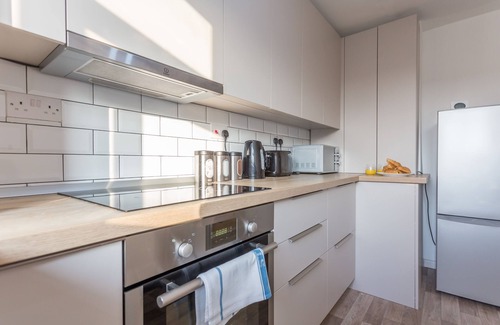 Iffley Apartment | The Wren Suite Apartment