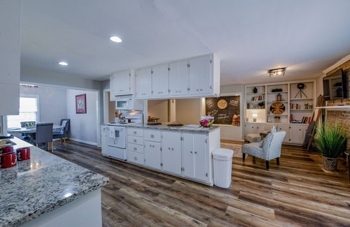 Forest Lake House | The Wright Spot - Book now for football season! Close to Campus!