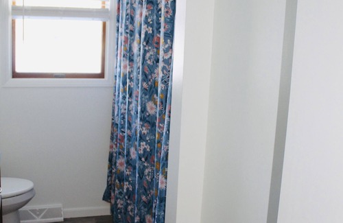 Grandville House | 🪵🤍The Wright way to stay- 15 MINUTES to Grand Rapids🤍🪵