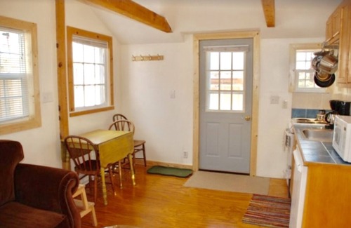 Grand Marais Cabin | The Writer's Cabin, Jacuzzi, Fireplace, in Town!