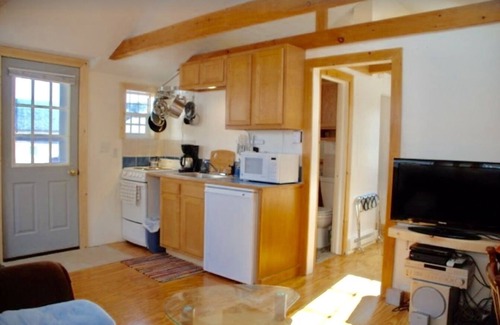 Grand Marais Cabin | The Writer's Cabin, Jacuzzi, Fireplace, in Town!