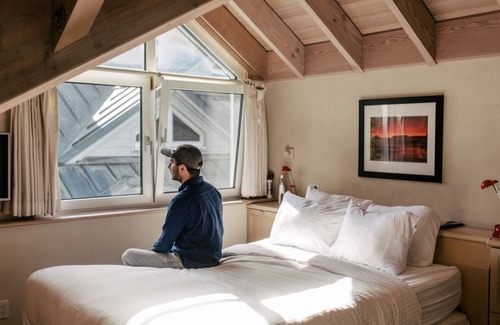 Tofino House | The Yacht House, Tofino B.C.