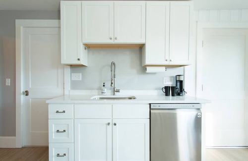 Marblehead Apartment | The Yachtsman Suite – Classic Coastal Style in the Heart of Old Town Marblehead