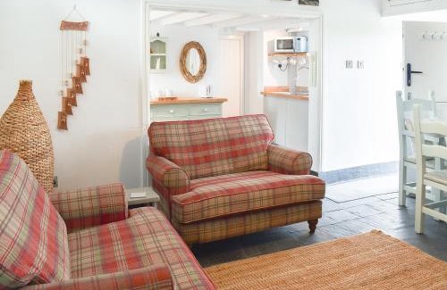 Dinas House | The Yard Beach Cottage - Uk43653