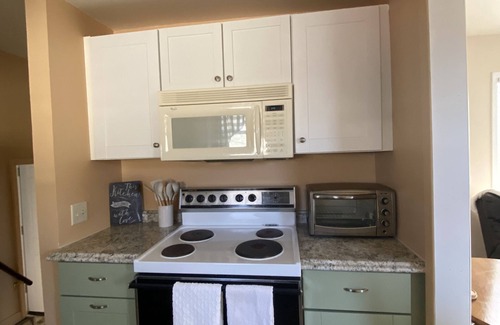 Miles City House | The yellow cottage
