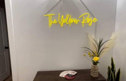 Waxahachie House | The Yellowrose