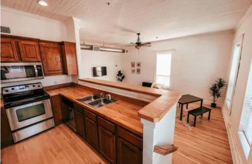 Waxahachie House | The Yellowrose