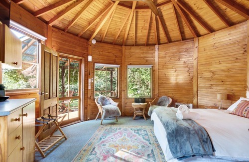 Bellawongarah Cabin | The Yurt at Lothlorien