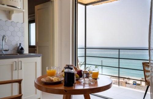 Lourdata Apartment | Thea Beachfront Suites in Lourdas beach