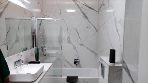 Baluty Apartment | theApartments Wrześnieńska