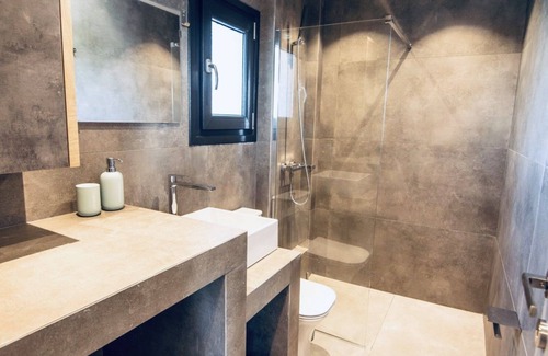 Nea Iraklia Apartment | TheaSea Luxury Suites - Apartment Suite