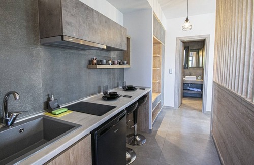 Nea Iraklia Apartment | TheaSea Luxury Suites- Studio 2