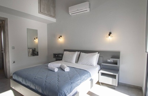Nea Iraklia Villa | TheaSea Villa with cooling and heated floor