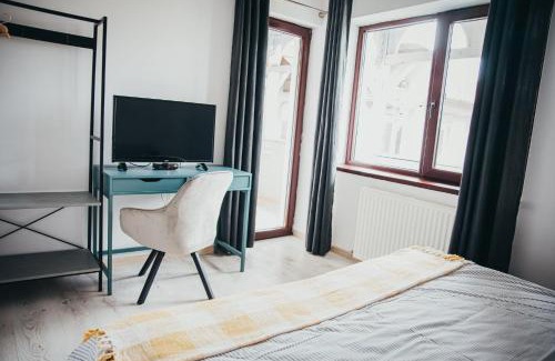 Livezile House | Theia's Garden