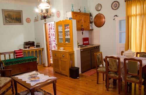 Skopelos House | THELGITRO, A Traditional House Located in the Heart of Skopelos Town